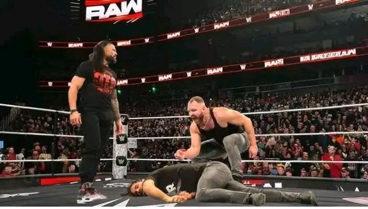Roman reigns is Here to WWE Raw today. Dean Ambrose Return to WWE Raw today Attack Seth Rollins Join to Best Friend Roman reigns
